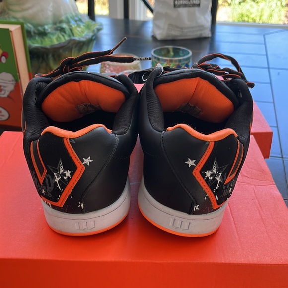 NWT WORLD INDUSTRY SKATERS - Picture 2 of 10